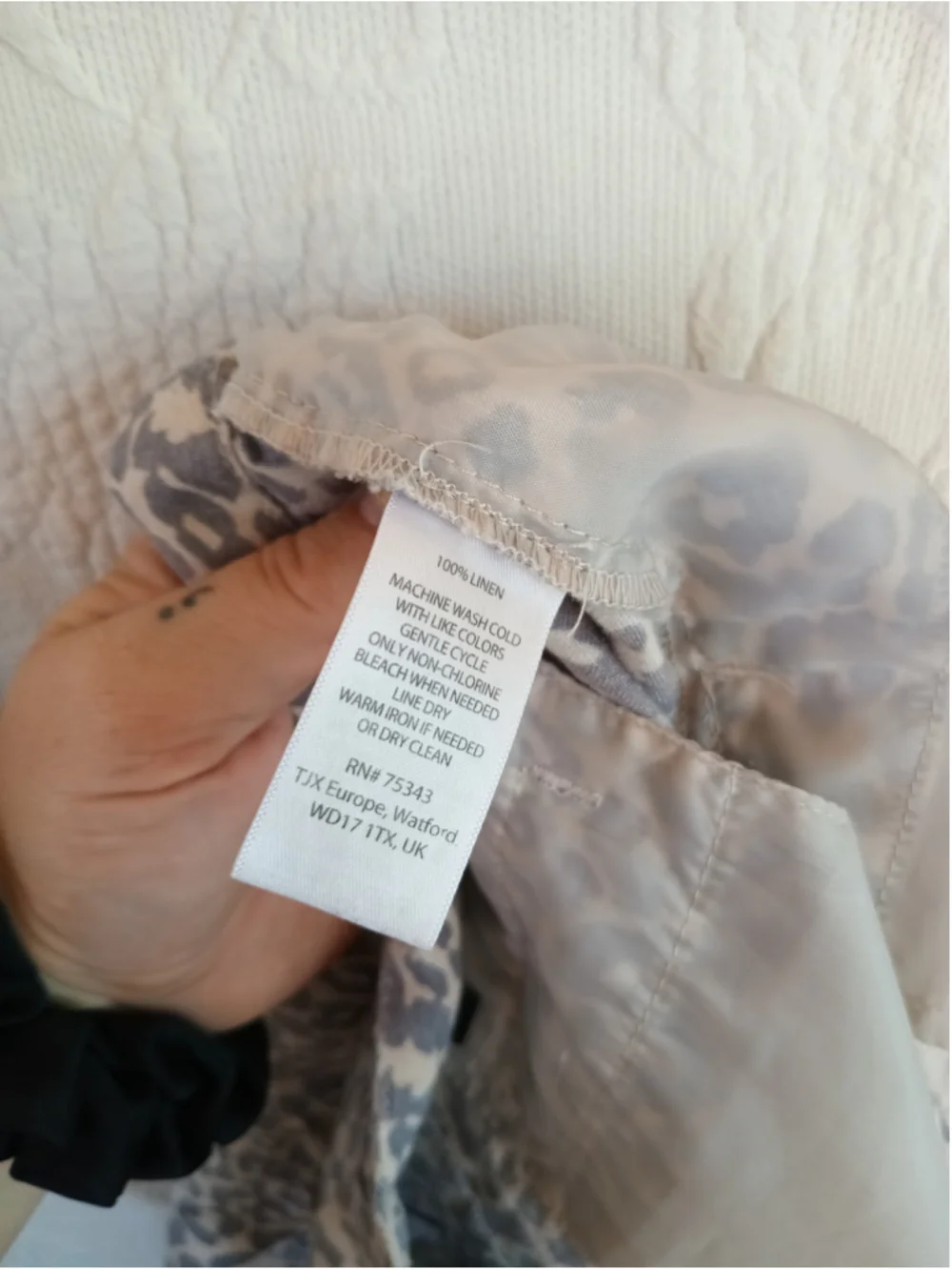 Cynthia Rowley linen shorts gray beige leopard animal print neutral Y2K low rise